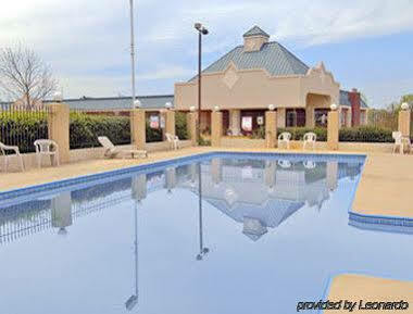 Super 8 Dahlonega Ga Hotel Exterior photo
